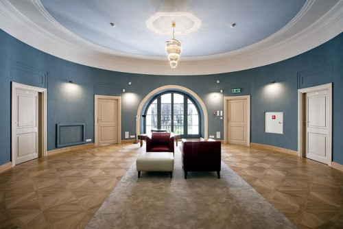 Fot. Pałac_Cieleśnica-hol_na_pietrze