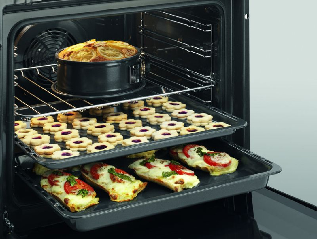 Nowy wielofunkcyjny piekarnik Electrolux PlusSteam - idealny do domowych wypieków