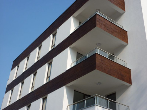 Ekspert Alpol: Tynk czy deska na elewacji – idealne, nowoczesne połączenie