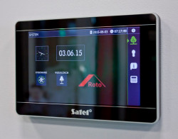 Dzięki czujnikom MVS i centralce systemu kontroli szybko dowiemy się, które okno jeszcze trzeba zamknąć. Foto Roto