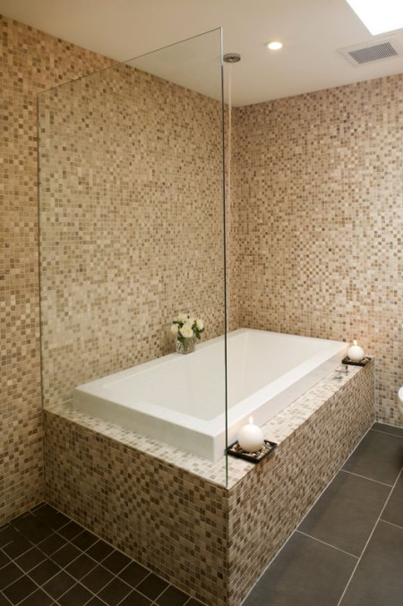 Saint-Gobain Glass Polska prezentuje efekt lotosu w domowej łazience