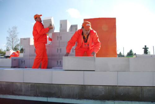 Radzi Bruk-Bet: jak wznieść ścianę jednowarstwową z betonu komórkowego Termalica