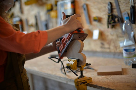 Zróbmy stolik razem z narzędziami Stanley Black &amp; Decker Polska