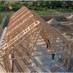 Wiązary dachowe na ujeżdżalni