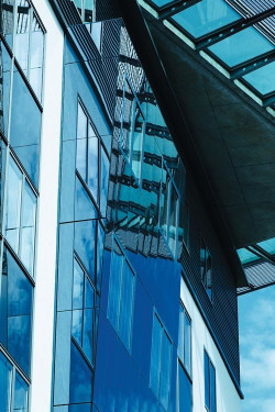 Nowa jakość szklanej elewacji – system StoVentec Glass