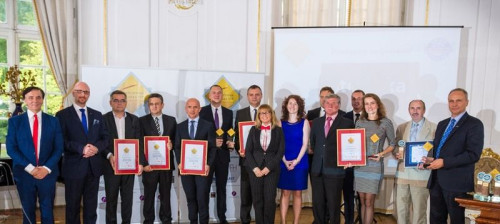 FAKRO laureatem programu Ekskluzywna Stolarka VIP