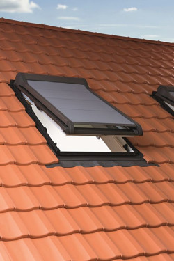 Stylowy opiekun poddasza – okno uchylno-wysokoosiowe Roto Designo-R8