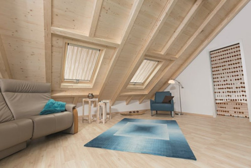 Stylowy opiekun poddasza – okno uchylno-wysokoosiowe Roto Designo-R8