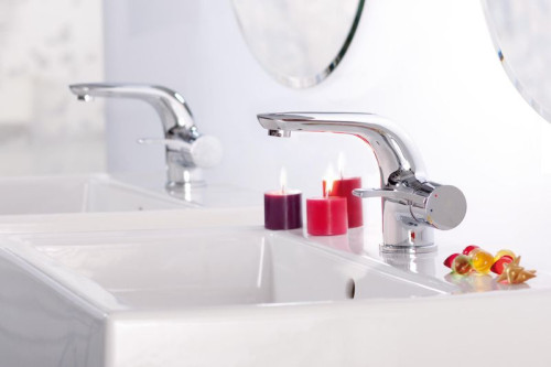 Grupa Armatura: Urządzamy łazienkę w bieli