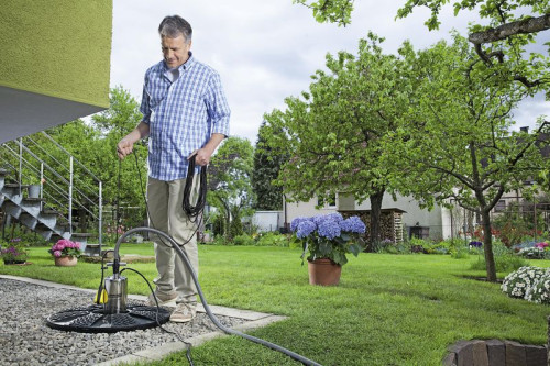 Pompy Kärcher do poboru wody z beczek, zbiorników i studni