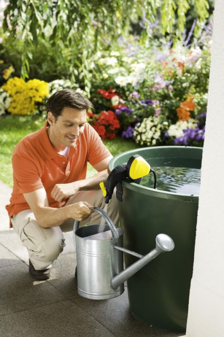 Pompy Kärcher do poboru wody z beczek, zbiorników i studni