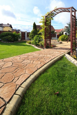 Ogród jak z romansu prezentuje Polbruk