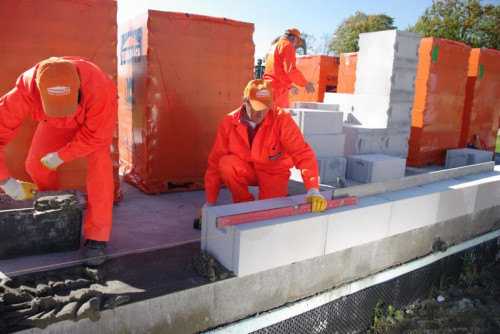 Budowa domu z bloczków Termalica odmiany 400 - 2,5 MPa: sukces murowany