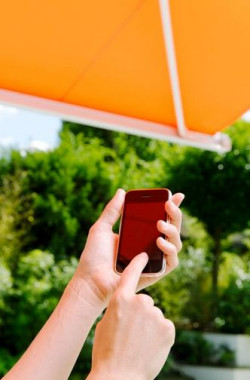 Somfy z promocją na TaHomę i napędy do bram