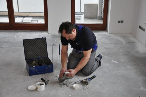 Pomiar wilgotności metodą CM 3.jpg