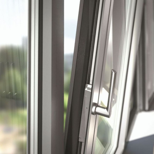 Funkcjonalność w czystej formie - okucia Schüco AvanTec SimplySmart