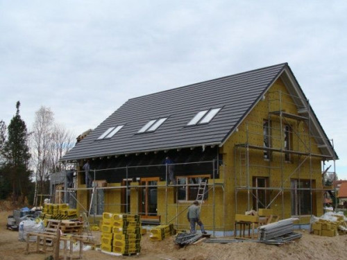 ISOVER: Czasem słońce, czasem deszcz - na co zwrócić uwagę ocieplając dom latem