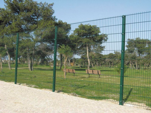 Betafence: Siatka czy panel - oto jest pytanie!