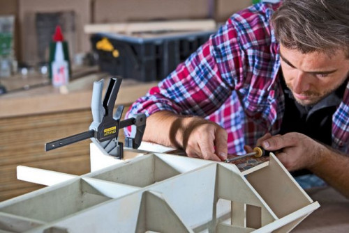Nowe ściski stolarskie STANLEY trzymają mocniej i dłużej