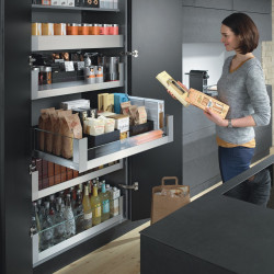 Cargo SPACE TOWER na zapasy