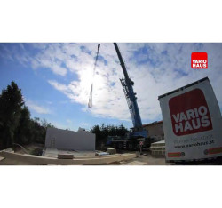 Prefabrykowane domy w drewnianej konstrukcji szkieletowej oferuje VARIOHAUS