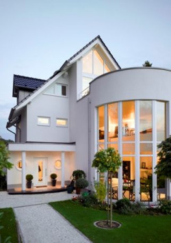 Konstrukcja wielkopowierzchniowego przeszklenia narożnego z zastosowaniem łączników zmiennokątnych