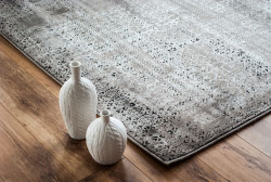 Kolekcja Karma obejmuje kilka wzorów. Wszystkie inspirowane są dalekimi podróżami oraz kulturą Dalekiego Wschodu