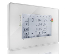 Nowy termostat w porównaniu do swojej starszej wersji ma również panel dotykowy, dzięki czemu jest jeszcze bardziej intuicyjny i przyjazny w użytkowaniu