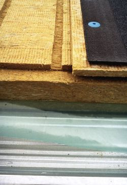 Z problemem wilgoci poradzić sobie można, stosując odpowiednie technologie konstrukcyjne