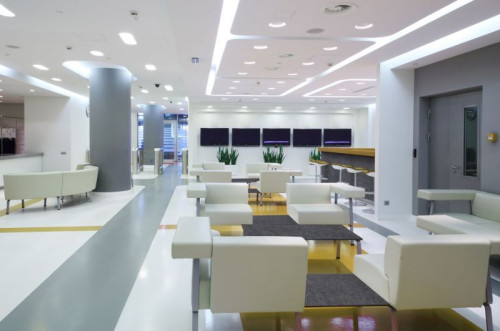 Wykonana jest z drewna świerkowego, charakteryzującego się naturalnie niską emisją związków lotnych i klejonego klejem PU, wolnym od formaldehydu