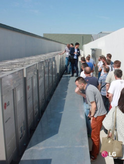 Najważniejszym punktem wyjazdu była wizyta w jednej z najnowocześniejszych fabryk LG na świecie usytuowanej w mieście Changwon