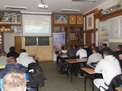 W trakcie szkolenia skupiono się przede wszystkim na doborze systemów rynnowych do powierzchni dachu oraz prawidłowym montażu rynien i podsufitek