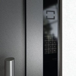 Innowacyjne rozwiązanie zostało udoskonalone o dotykowy ekran, który umożliwia intuicyjną obsługę oraz otwarty port IP