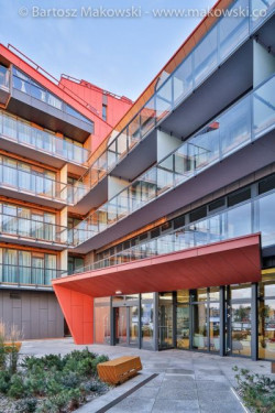 Zastosowanie szkła przeciwsłonecznego poprzez odbijanie słońca skutecznie zapobiega nagrzewaniu się pomieszczeń