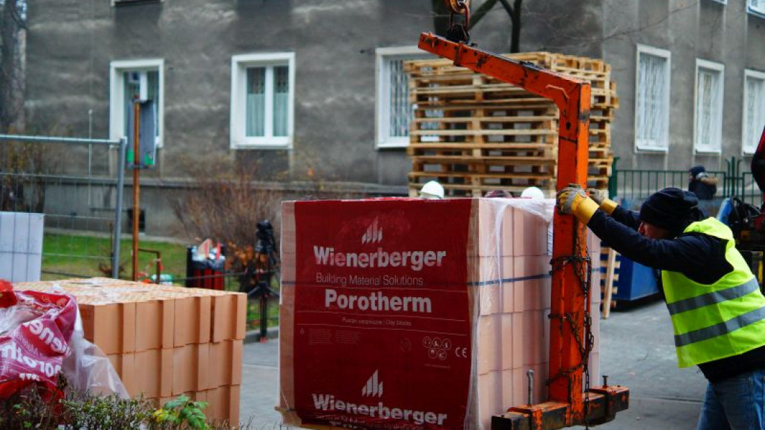 Firma Wienerberger będzie budować domy razem z Fundacją Habitat for Humanity Poland