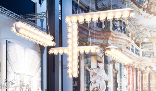 Lampy sufitowe Prop Light, ekspozycja MOOOI na targach w 2015 r.