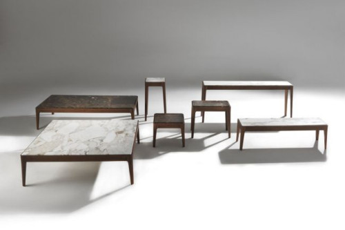 Stoliki pomocnicze i kawowe ZIGGY z litego drewna orzechowego, do wyboru z blatem drewnianym albo marmurowym