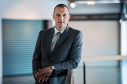 Marcin Strzelec Menedżer-grupy produktowej bramy garażowe i stolarka