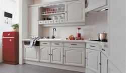 V33, oprócz nowoczesnych farb pokojowych, oferuje również całą serię produktów specjalistycznych