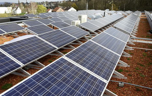 Energia elektryczna uzyskana z paneli wykorzystana jest zarówno przez system pompy ciepła, jak również do ogólnego zaopatrzenia Kampusu