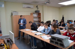 W spotkaniu udział wzięły klasy II i III kierunku technik budownictwa z Zespołu Szkół Politechnicznych we Wrześni