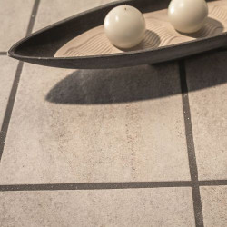 Tam, gdzie okładziny z ceramiki czy kamienia naturalnego, tam też trzeba zastosować fugę