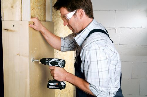 Biorąc pod uwagę konstrukcję wiertarko-wkrętarki EY7441 marki Panasonic, z pewnością należy wspomnieć o planetarnej przekładni