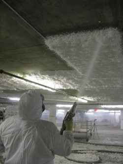 Łatwość nakładania materiału na konstrukcjach stalowych i aluminiowych sprawia, że izolacja TC-417 jest chętnie stosowana jako docieplenie hal przemysłowych i magazynowych