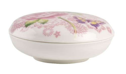 Róża jako symbol Afrodyty, greckiej bogini miłości, jest niezmiennym numerem jeden wśród prezentów wyrażających uczucia