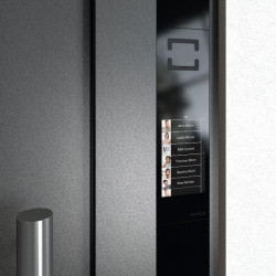 Panel drzwiowy Schüco DCS – widok listy adresowej. Fot. Schüco