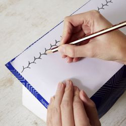 Kolejnym krokiem będzie ozdobienie krawędzi skrzynki