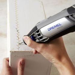 Do narzędzia wielofunkcyjnego zamontuj frez do grawerowania 107