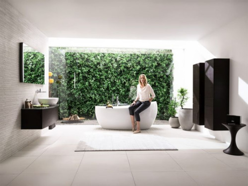 W trzeciej odsłonie kampanii Bathroom Poetry pojawiła się Tatiana Patitz – urodzona w Hamburgu ikona niemieckiego stylu