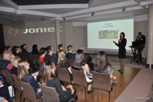 Spotkanie rozpoczynała konferencja podsumowująca mijający rok sprzedażowy 2015